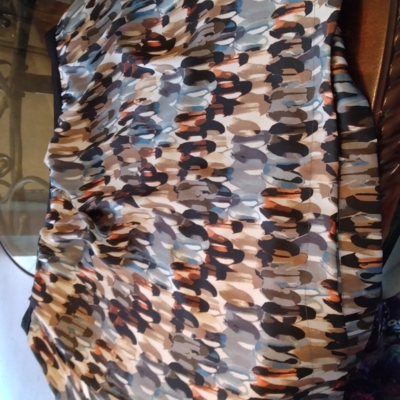 100% Polyester Elastic Waist Lined Skirt  Never Worn - Picture 1 of 3